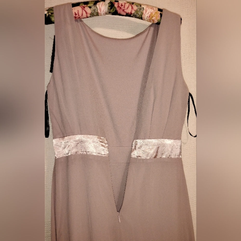 Tfnc London Elegant Gray Sleeveless Dress Size 10 - Picture 3 of 9